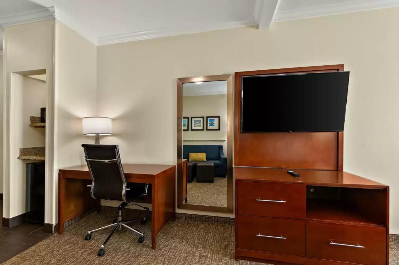 Comfort Suites Central Корпус-Кристи Экстерьер фото